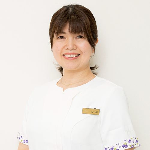 安田　梨沙