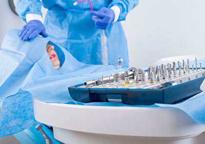 口腔外科の専門医が安全で精度の高い治療を行います
